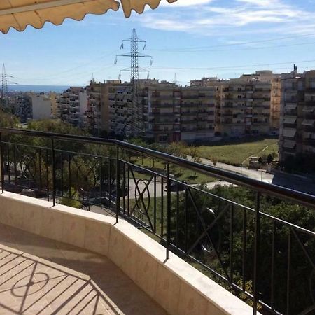 Third Floor Lux Apartment With Nice View Tesalonika Bagian luar foto