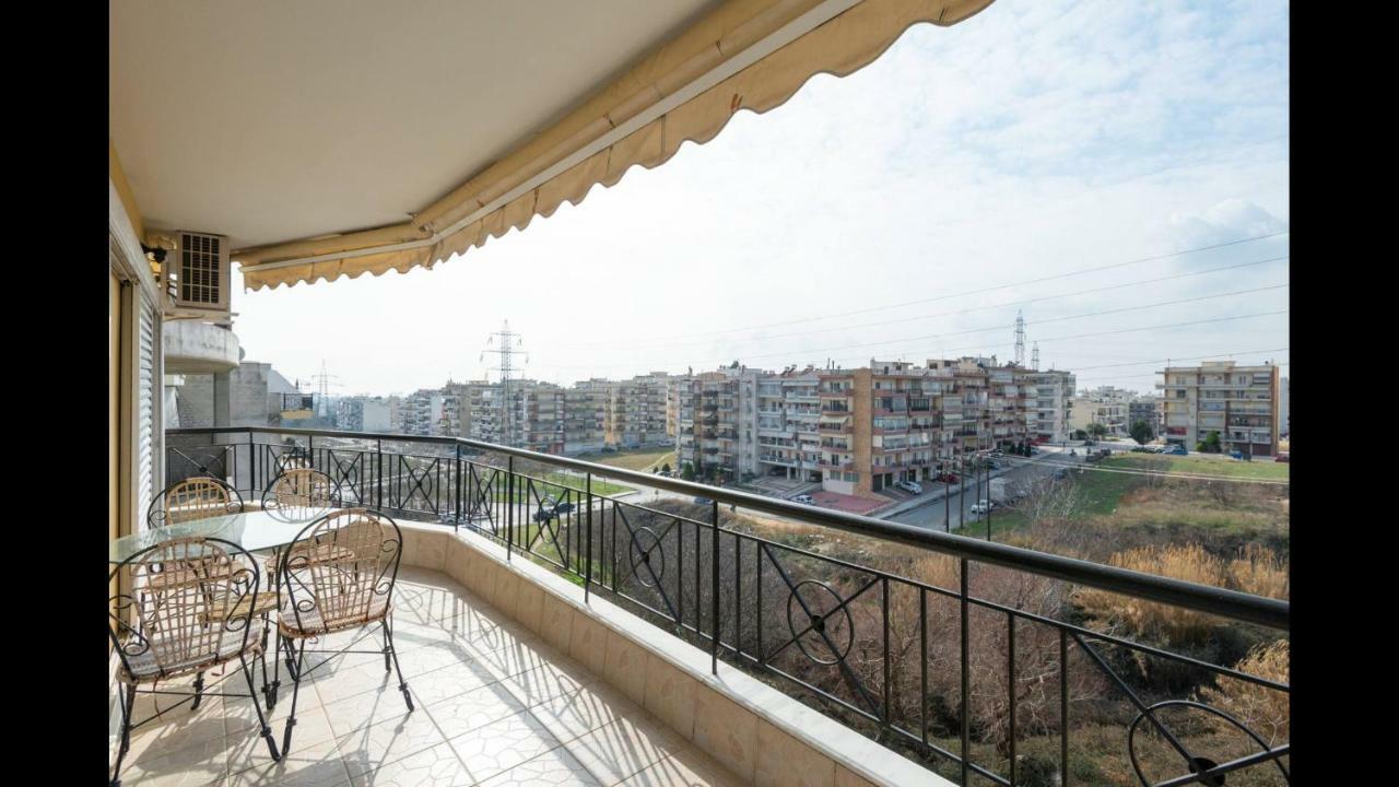 Third Floor Lux Apartment With Nice View Tesalonika Bagian luar foto