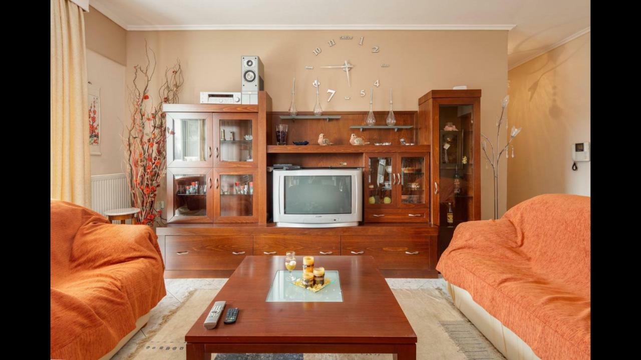 Third Floor Lux Apartment With Nice View Tesalonika Bagian luar foto