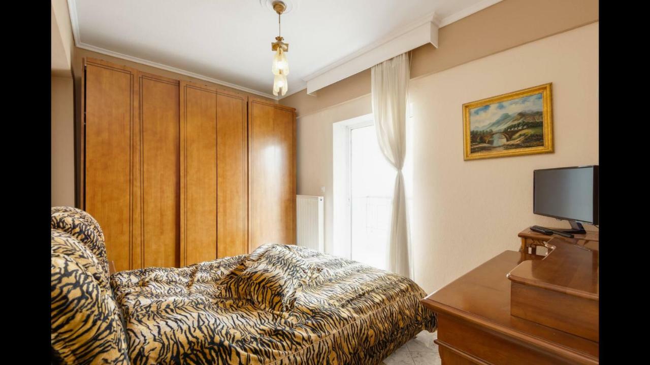 Third Floor Lux Apartment With Nice View Tesalonika Bagian luar foto